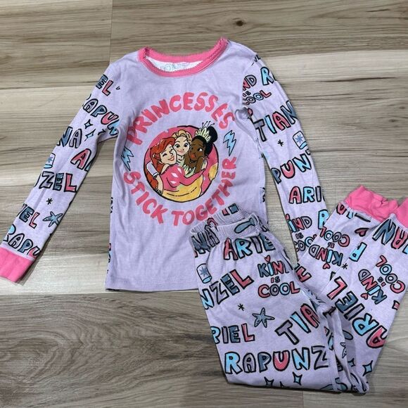 Disney Princesses Stick Together Two Piece Pajama Set Girls 6 - Picture 1 of 2